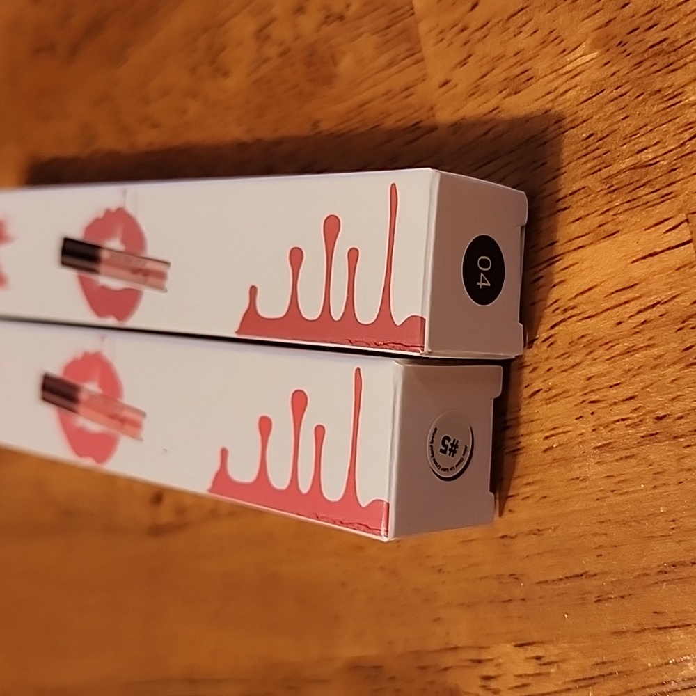Lipstick - Picture 7 of 7